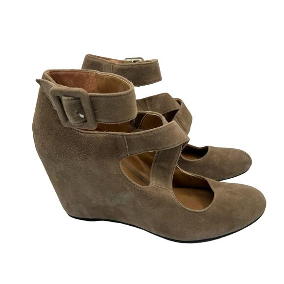 Halogen Tan Suede Crisscross Strappy Ankle Buckle Strap Booties Wedge Pumps 8.5M - Picture 3 of 12